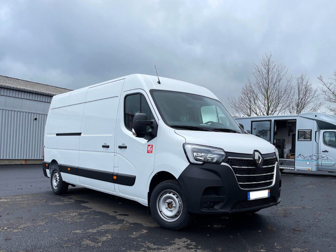 Fourgon tôlé Renault Master à aménager