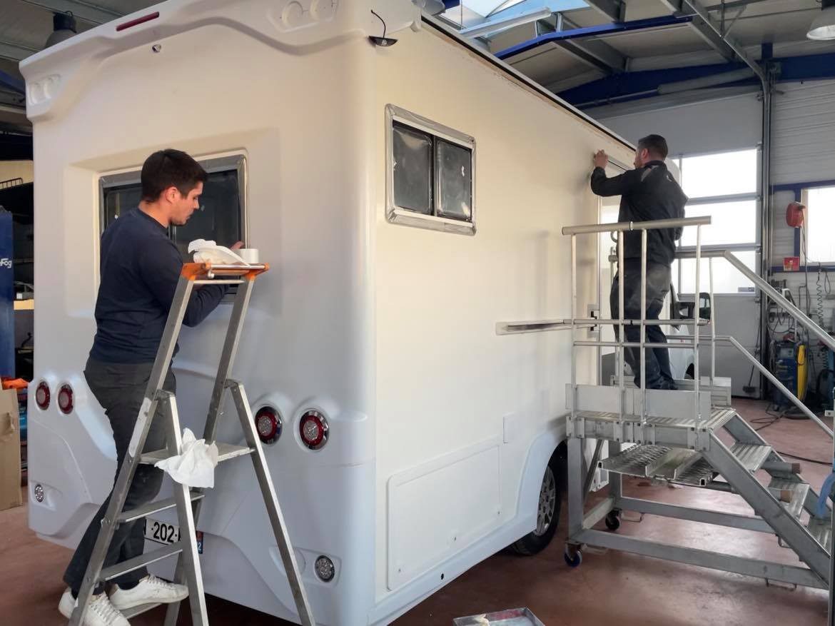 Camping-car PMR Hoddicé aménagé sur mesure pour personne à mobilité réduite HANDICAP (13)