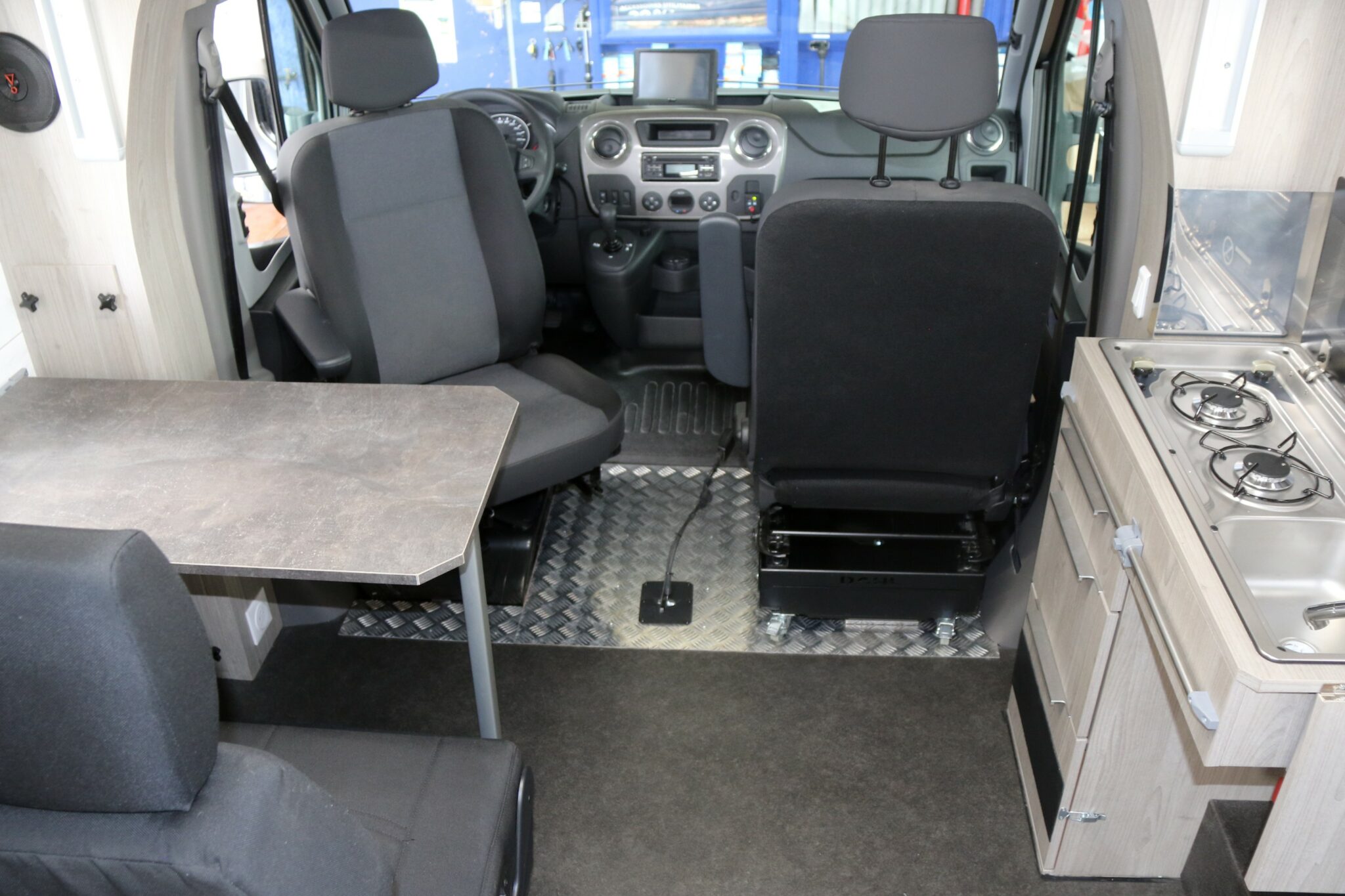 Camping-car PMR Hoddicé aménagé sur mesure pour personne à mobilité réduite HANDICAP (16)