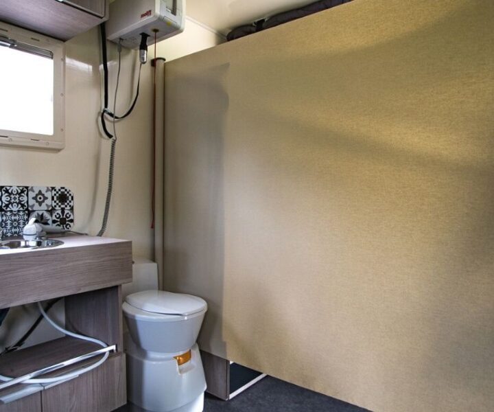 Douche à l'italienne dans les camping-cars PMR Hoddicé | Hoddice.com
